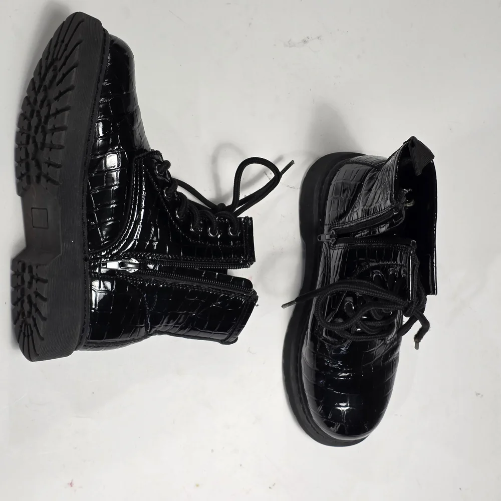 Steve Madden Baby Girl Black Croc-Embossed Combat Boots Size 2